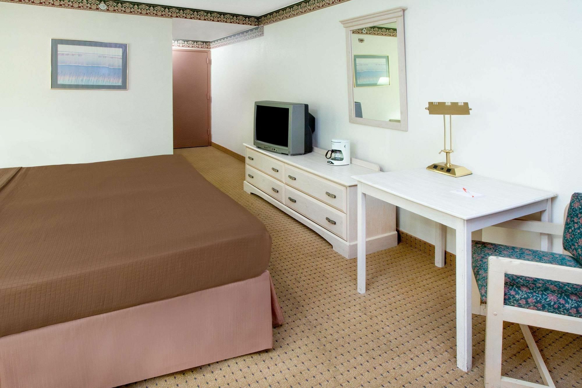 Hotel Baymont By Wyndham - Chicago - - O'hare Addison