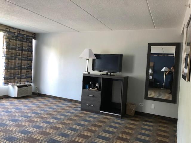Baymont By Wyndham - Chicago - - O'hare 2*