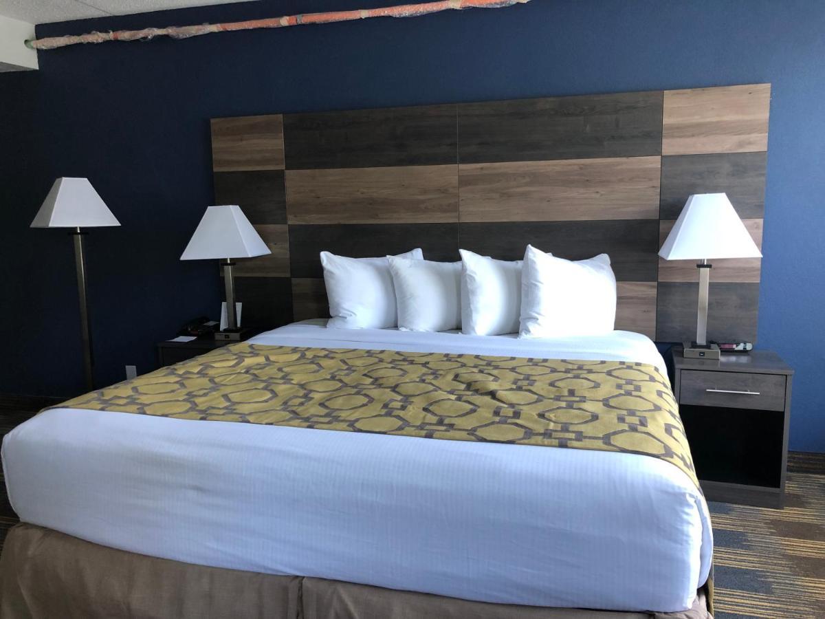 Baymont By Wyndham - Chicago - - O'hare Hotel